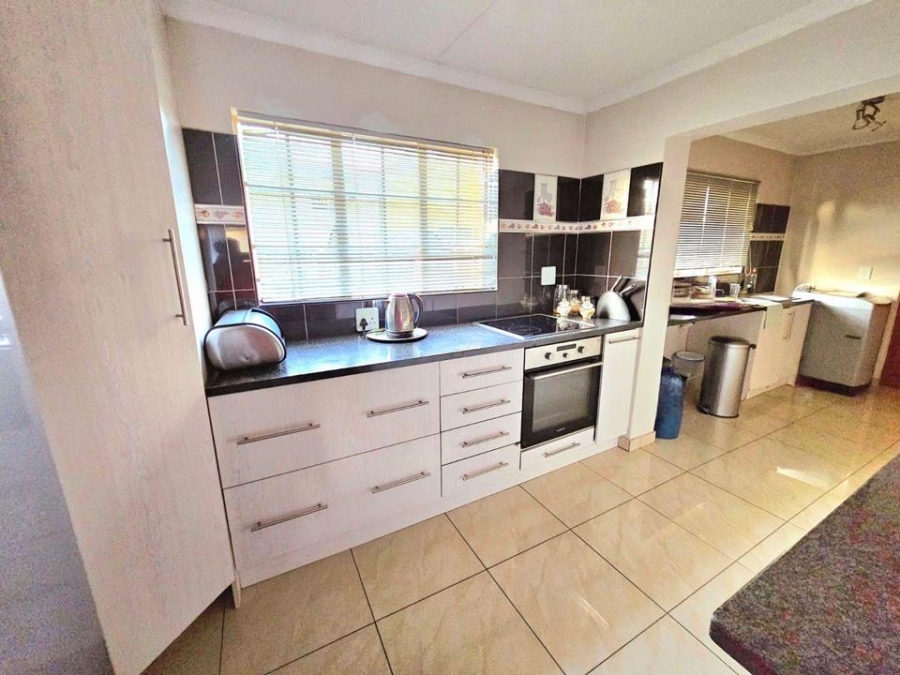 3 Bedroom Property for Sale in Waterkloof East North West